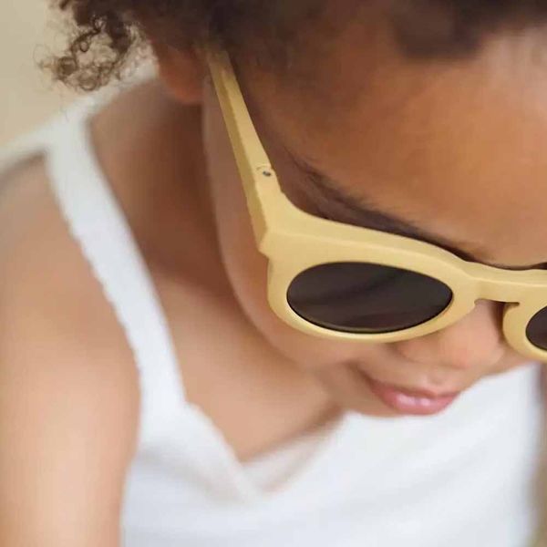 Сонцезахисні дитячі окуляри Beaba 2-4 роки - жовті (930345) 930345 фото