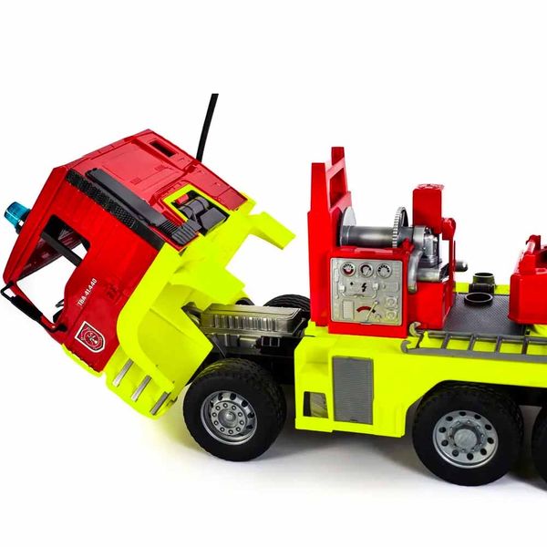 Іграшка Bruder Пожежна машина MAN TGA з водою, світлом та звуком, і каскою в подарунок (01760) 01760 фото