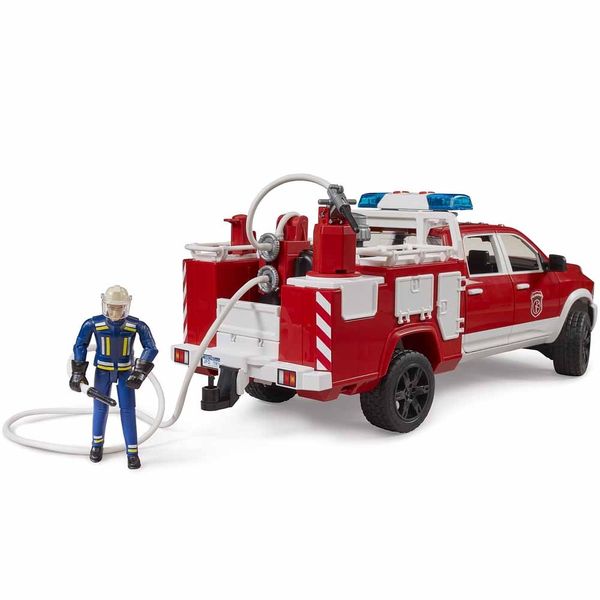 Пожарный джип Bruder Dodge RAM 2500 со светом, звуком, водой и фигуркой (02544) 02544 фото