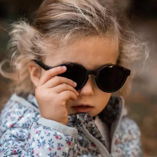 Сонцезахисні дитячі окуляри Beaba 2-4 роки - коричневі (930324) 930324 фото